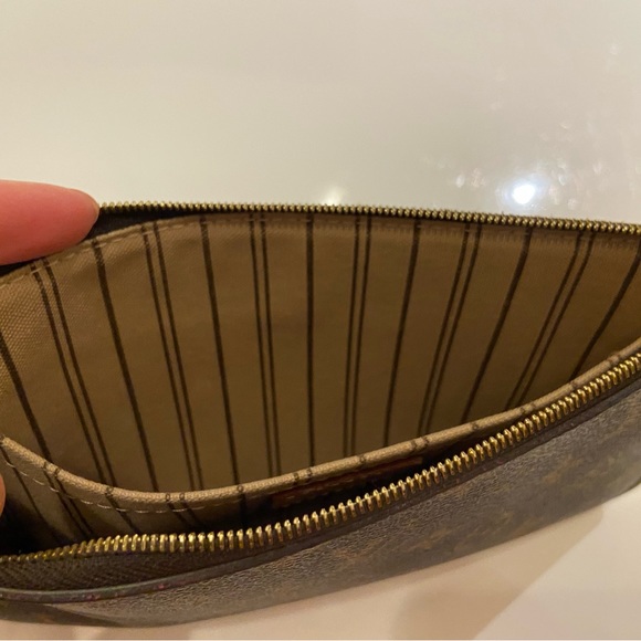 Authentic Louis Vuitton Pochette - Picture 3 of 13